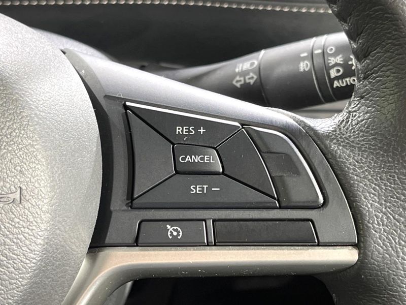2017 Nissan Serena DAA-GFC27 (UW-6a7e85f6e67c2)[22]