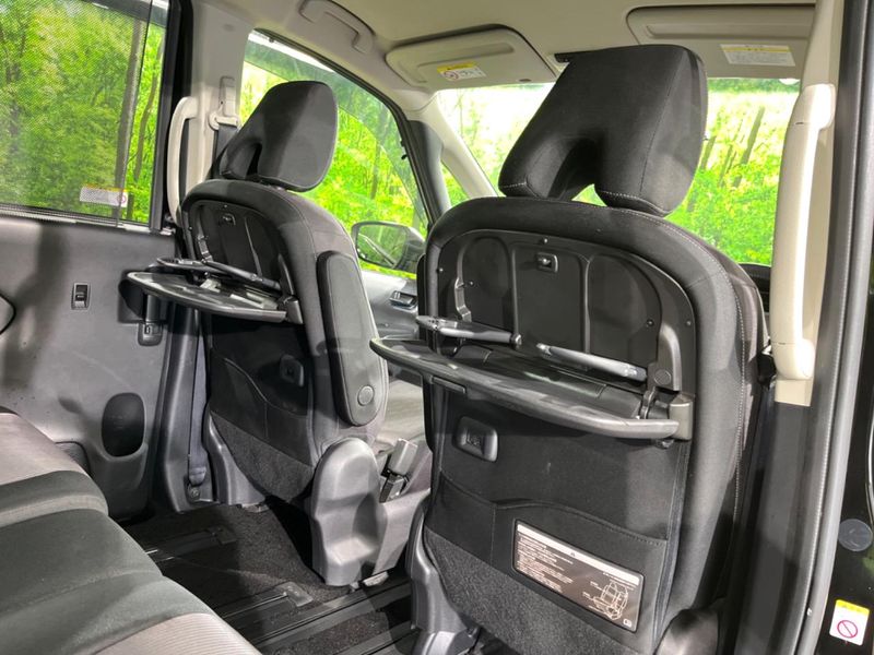 2017 Nissan Serena DAA-GFC27 (UW-6a7e85f6e67c2)[15]