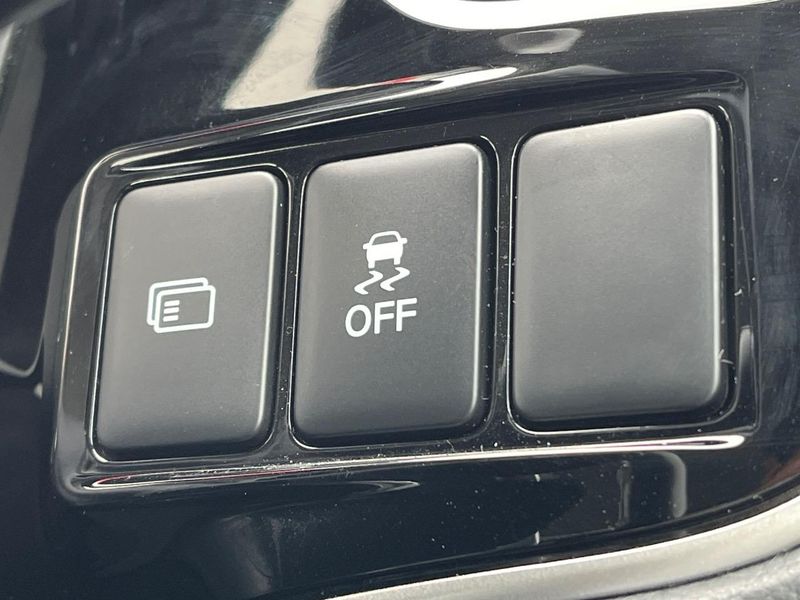 2018 Mitsubishi OUTLANDER PHEV 5LA-GG3W (UW-6a7e86034bb54)[16]