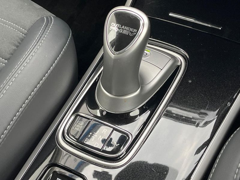 2018 Mitsubishi OUTLANDER PHEV 5LA-GG3W (UW-6a7e86034bb54)[10]