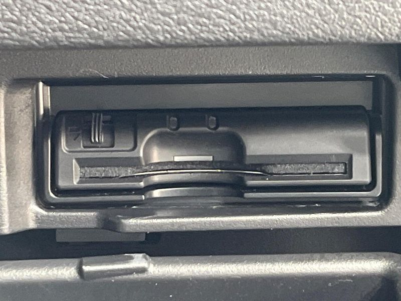 2016 Nissan Serena DAA-GNC27 (UW-6a7e8609d5a12)[19]