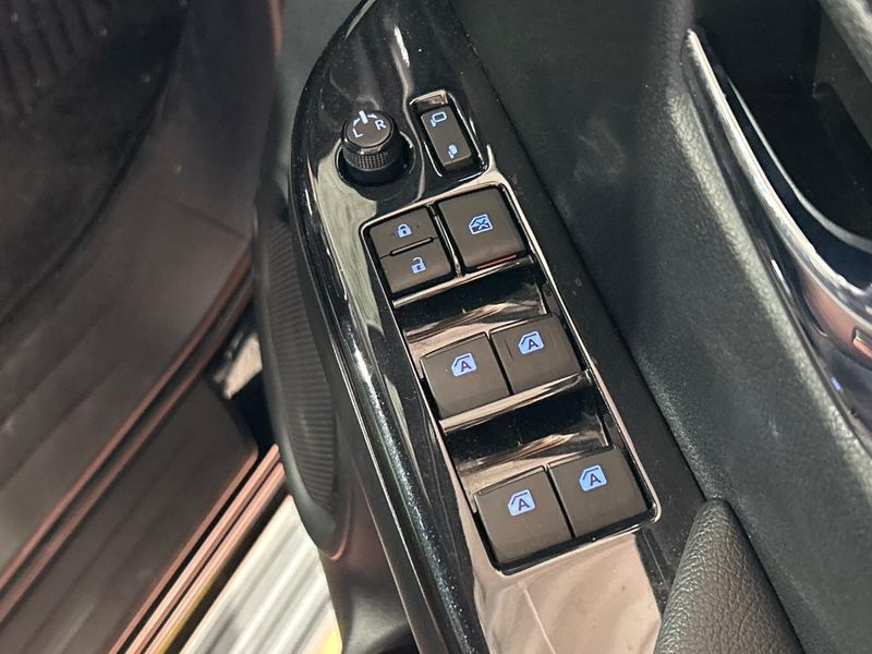 2022 Toyota Hilux 3DF-GUN125 (UW-6a7e8623e6f25)[5]
