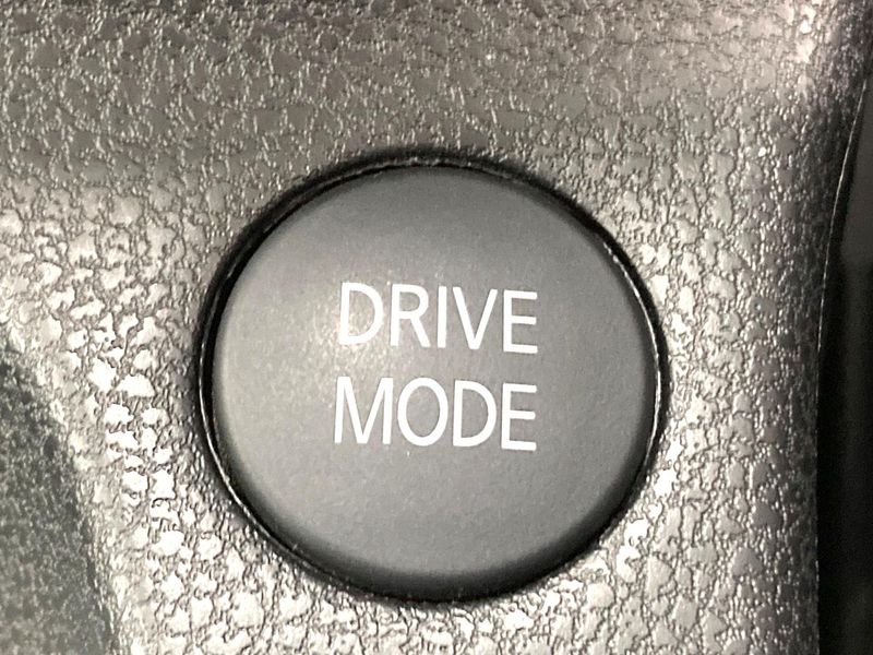 2020 Nissan Note DAA-HE12 (UW-6a7e86350d736)[15]