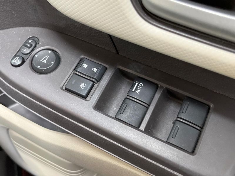 2017 Honda N-BOX DBA-JF3 (UW-6a7e866e8a1c4)[11]