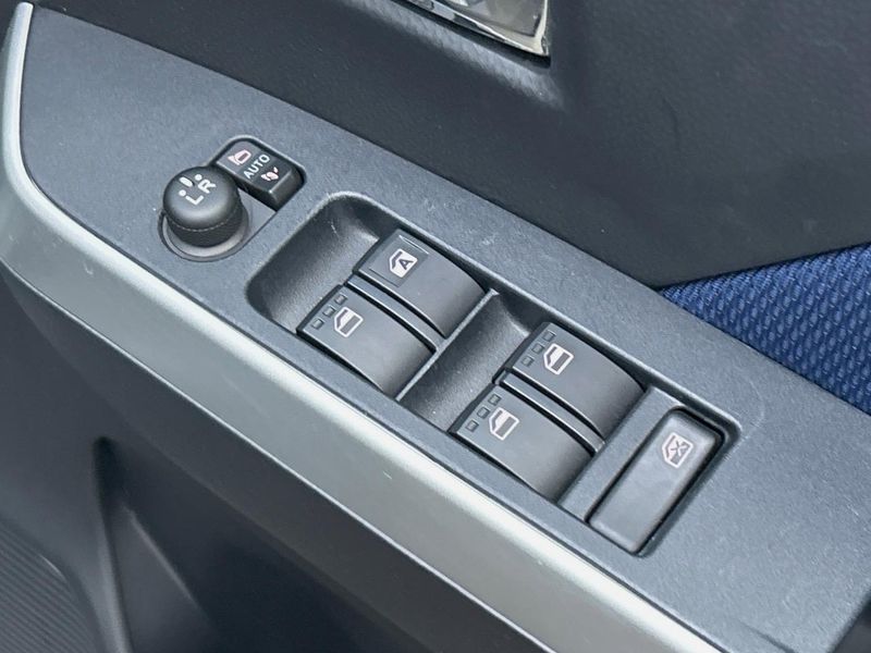 2019 Toyota Roomy DBA-M900A (UW-6a7e87231af9e)[19]