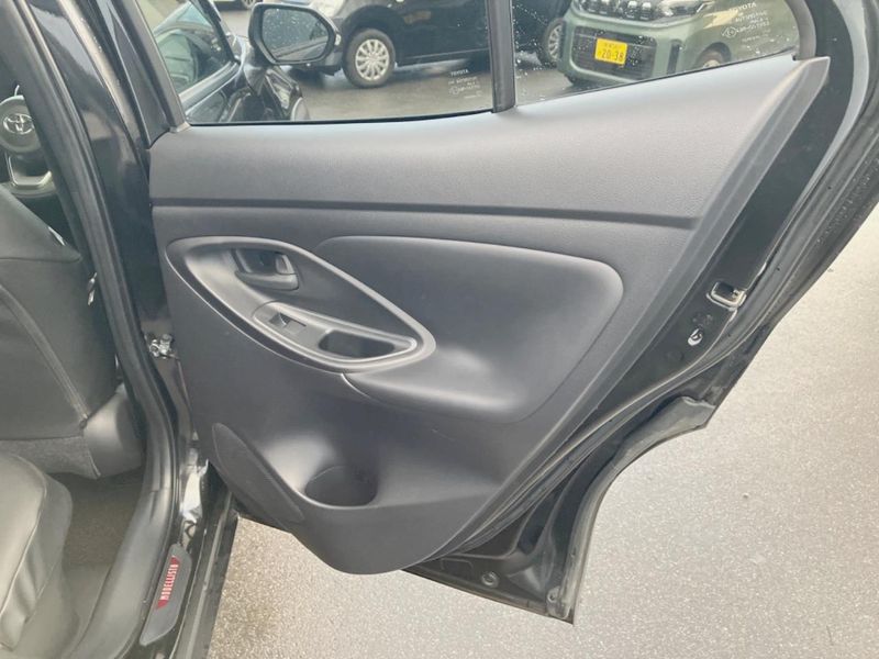 2022 Toyota Yaris Cross 6AA-MXPJ10 (UW-6a7e87a46ee3b)[9]