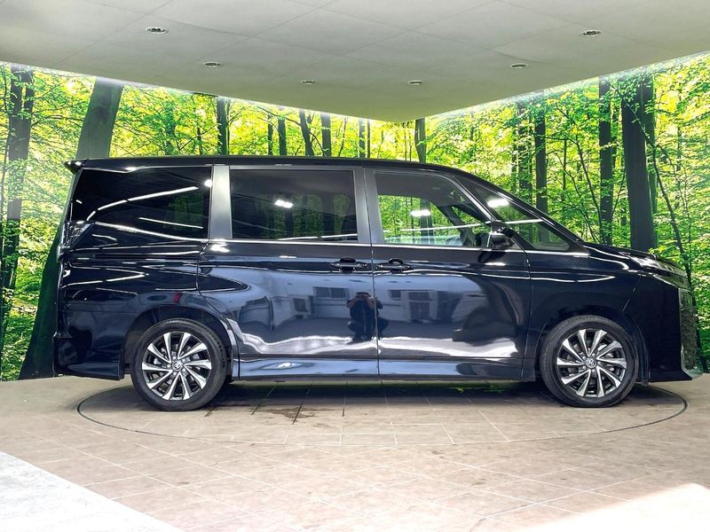 2024 Toyota Voxy 6BA-MZRA90W (UW-6a7e87da381d1)[28]