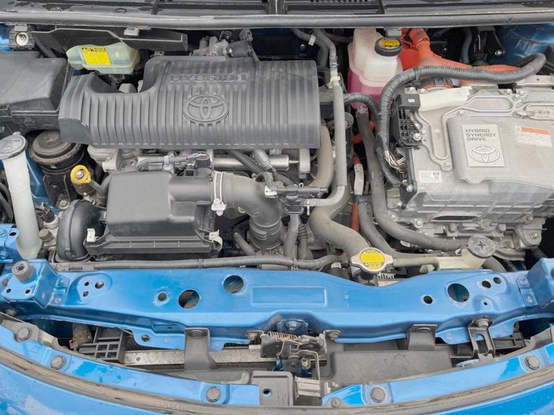 2015 Toyota Sienta DAA-NHP170G (UW-6a7e87f34dd75)[4]