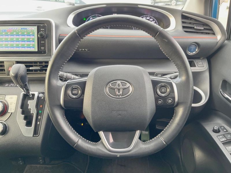 2015 Toyota Sienta DAA-NHP170G (UW-6a7e87f34dd75)[27]