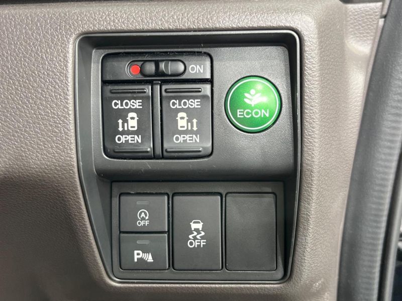 2013 Honda Odyssey DBA-RC2 (UW-6a7e880c7374e)[13]