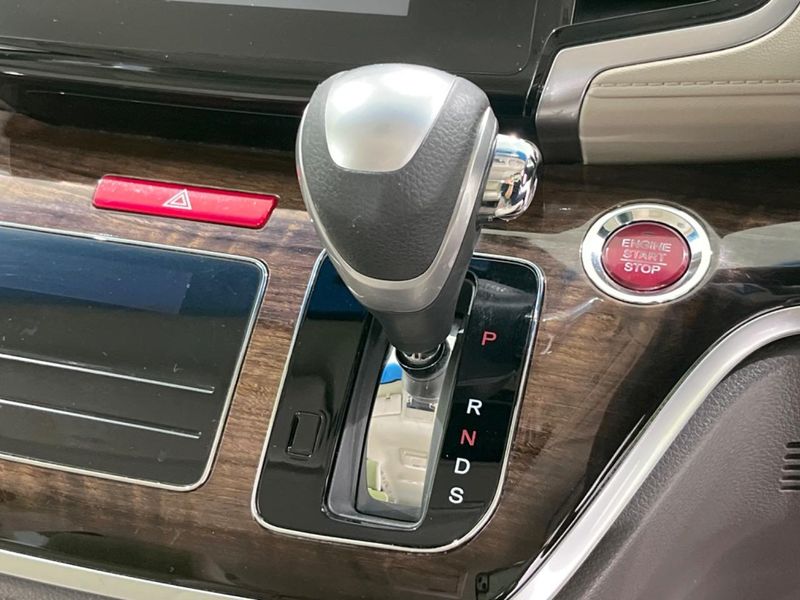 2013 Honda Odyssey DBA-RC2 (UW-6a7e880c7374e)[18]