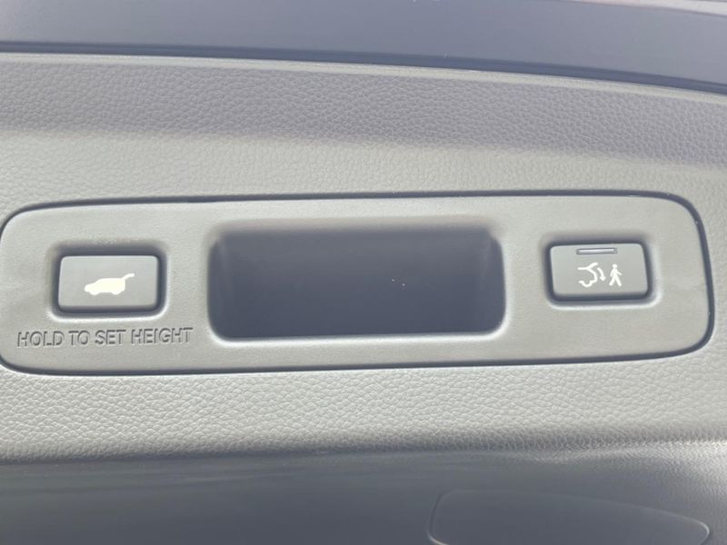 2022 Honda Vezel 6AA-RV5 (UW-6a7e8820e108a)[24]