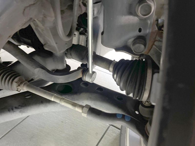 2016 Toyota Esquire DBA-ZRR80G (UW-6a7e8896825c5)[27]