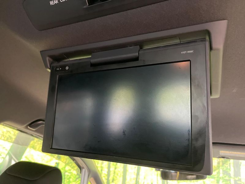 2017 Toyota Voxy DBA-ZRR80W (UW-6a7e88985596b)[13]