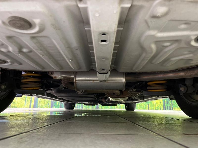 2017 Toyota Voxy DBA-ZRR80W (UW-6a7e8898a7af9)[25]