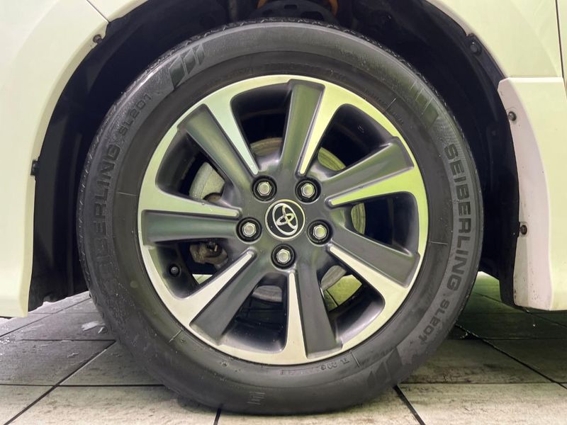 2017 Toyota Voxy DBA-ZRR80W (UW-6a7e8898a7af9)[12]