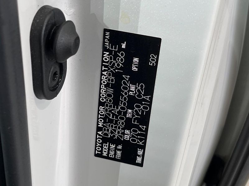 2019 Toyota Voxy DBA-ZRR80W (UW-6a7e889e9aa04)[1]