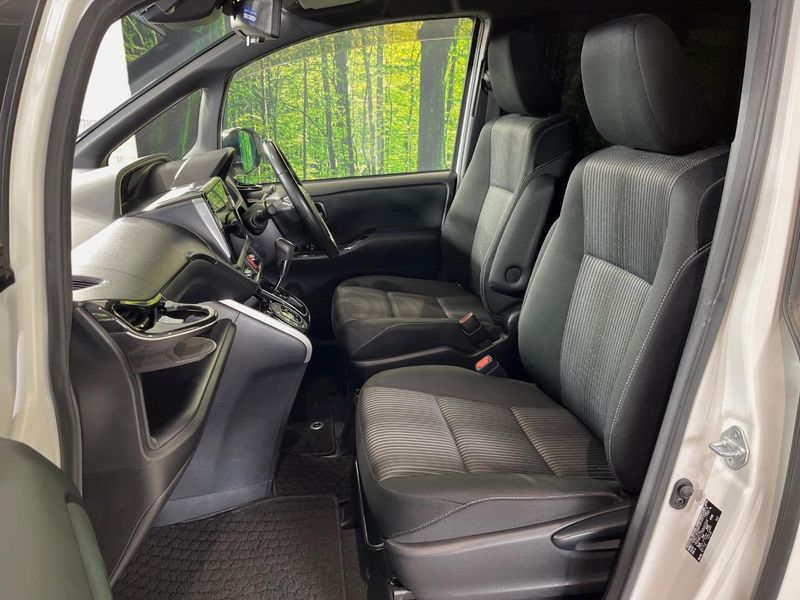 2019 Toyota Voxy DBA-ZRR80W (UW-6a7e889e9aa04)[29]