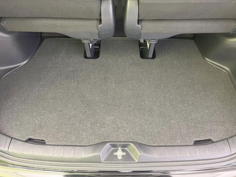 2019 Toyota Voxy DBA-ZRR80W (UW-6a7e889f5934b)[14]