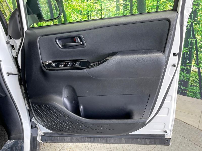 2017 Toyota Voxy DBA-ZRR85W (UW-6a7e88a39c921)[13]