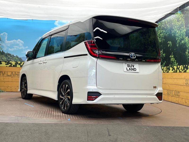2023 Toyota Noah 6AA-ZWR90W (UW-6a7e88dada2da)[6]
