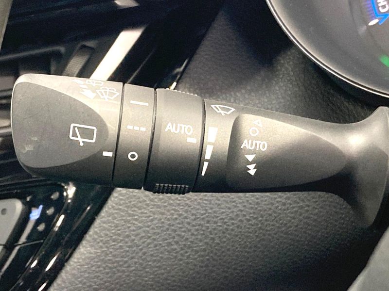 2017 Toyota C-HR DAA-ZYX10 (UW-6a7e88e57a896)[11]
