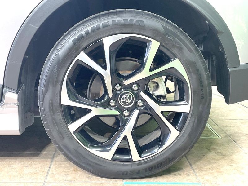 2017 Toyota C-HR DAA-ZYX10 (UW-6a7e88e57a896)[27]