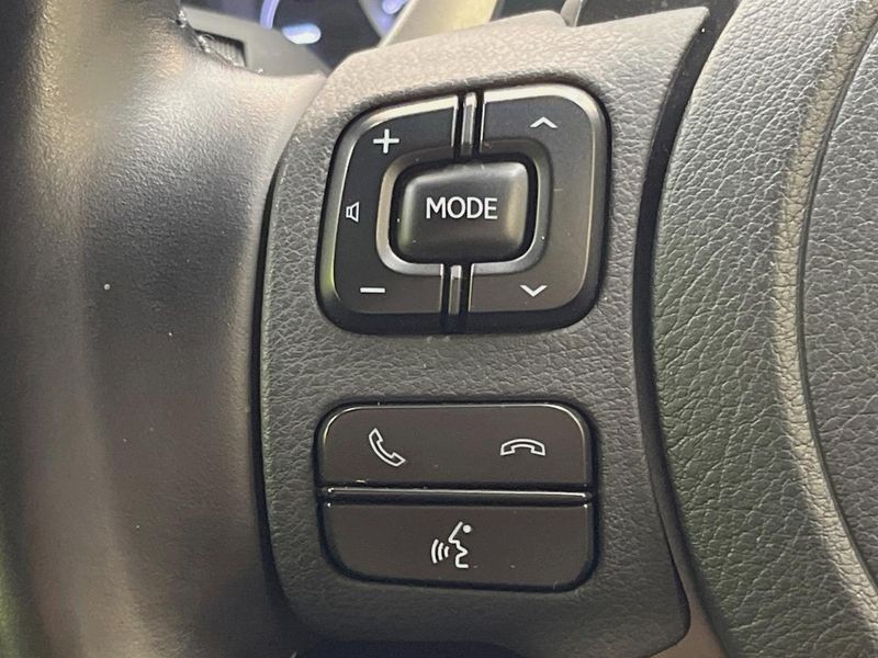 2020 Lexus IS 6AA-AVE30 (UW-6a7fd6e00d31b)[27]