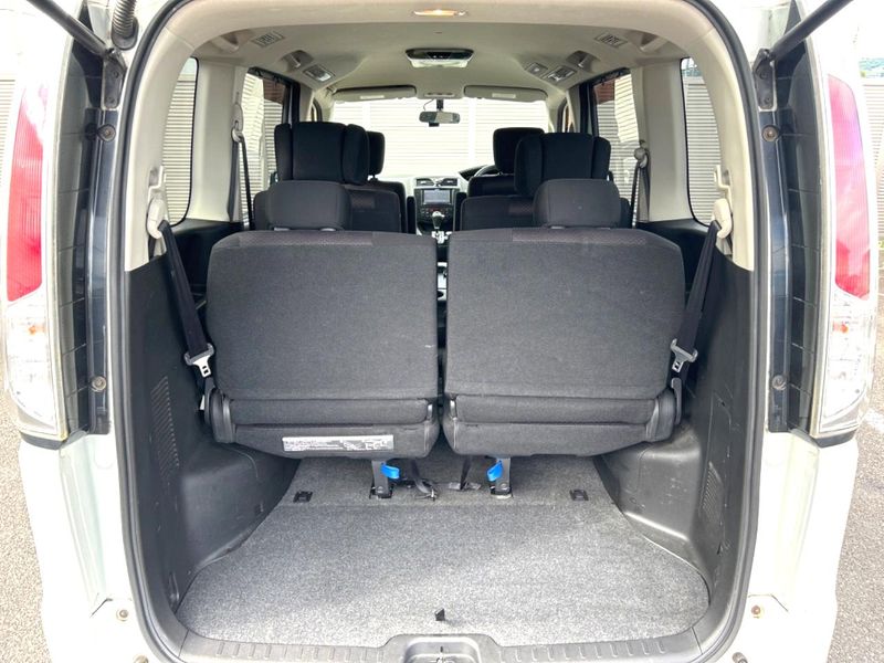 2011 Nissan Serena DBA-FC26 (UW-6a7fd769c9965)[27]