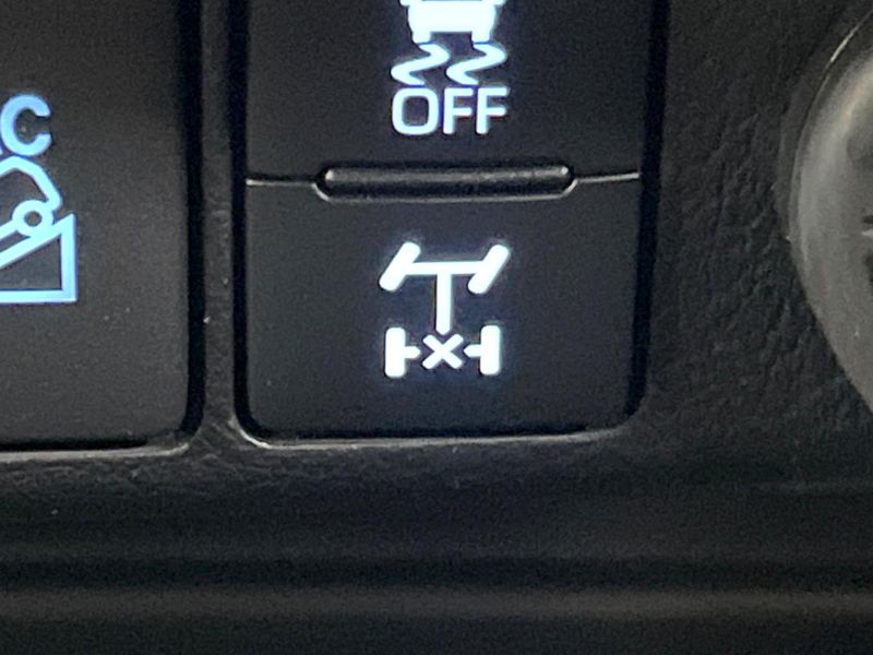 2022 Toyota Hilux 3DF-GUN125 (UW-6a7fd7bcd9b2a)[24]