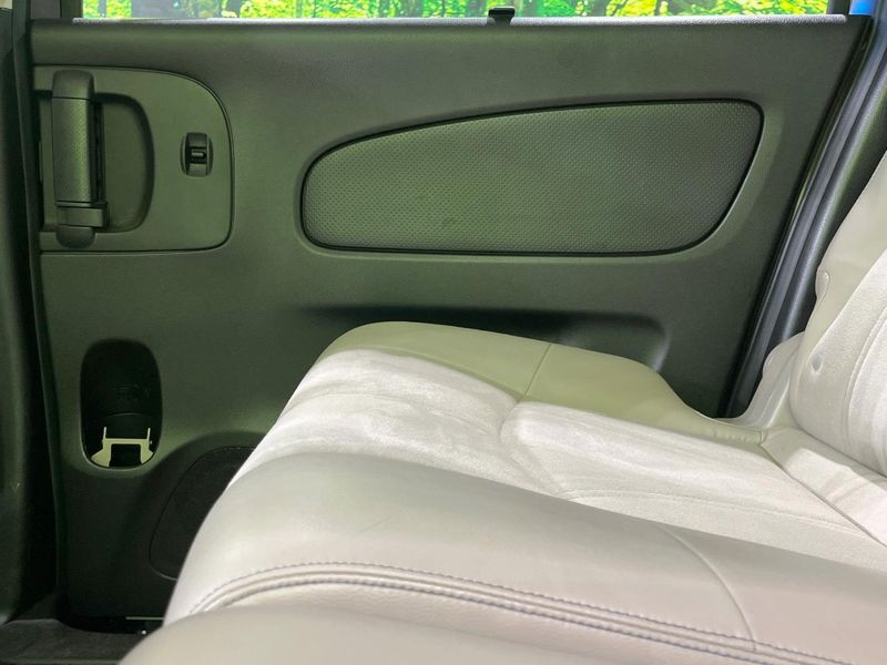 2014 Nissan Serena DAA-HFC26 (UW-6a7fd7dd77180)[12]