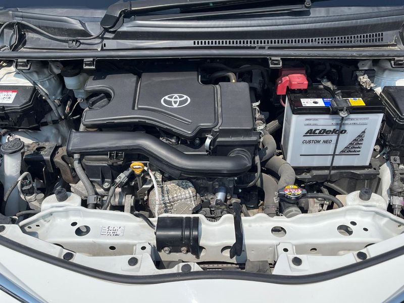 2017 Toyota Vitz DBA-KSP130 (UW-6a7fd86bdd18d)[4]