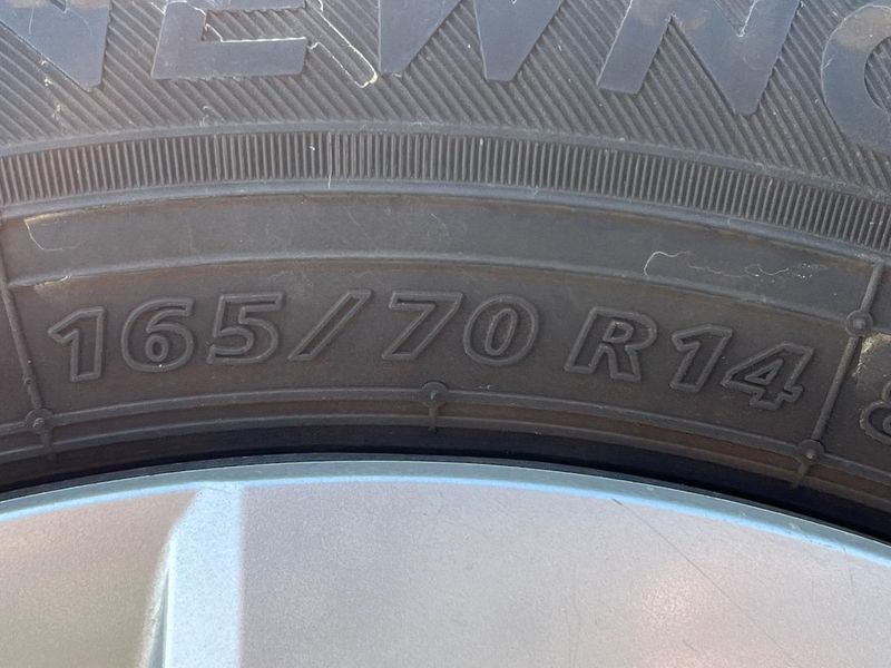 2017 Toyota Vitz DBA-KSP130 (UW-6a7fd86bdd18d)[29]