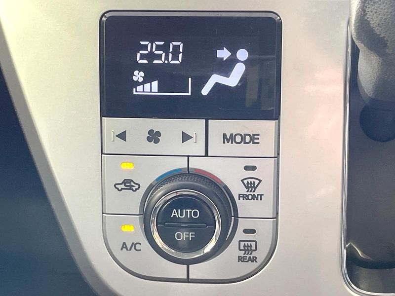 2015 Daihatsu Cast DBA-LA250S (UW-6a7fd87e333b8)[24]