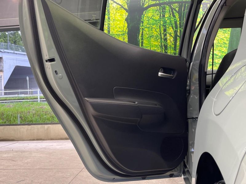 2021 Toyota Aqua 6AA-MXPK16 (UW-6a7fd96078482)[16]