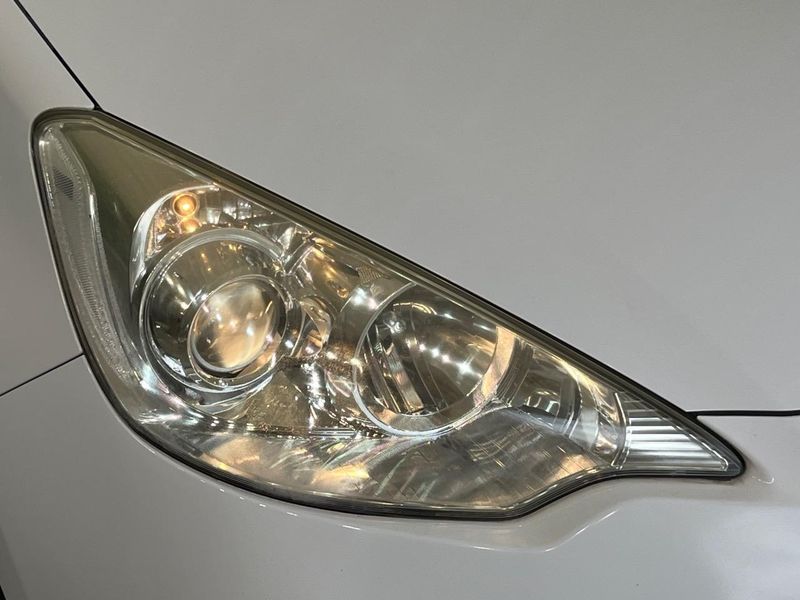 2012 Toyota Aqua DAA-NHP10 (UW-6a7fd98fe76ea)[14]