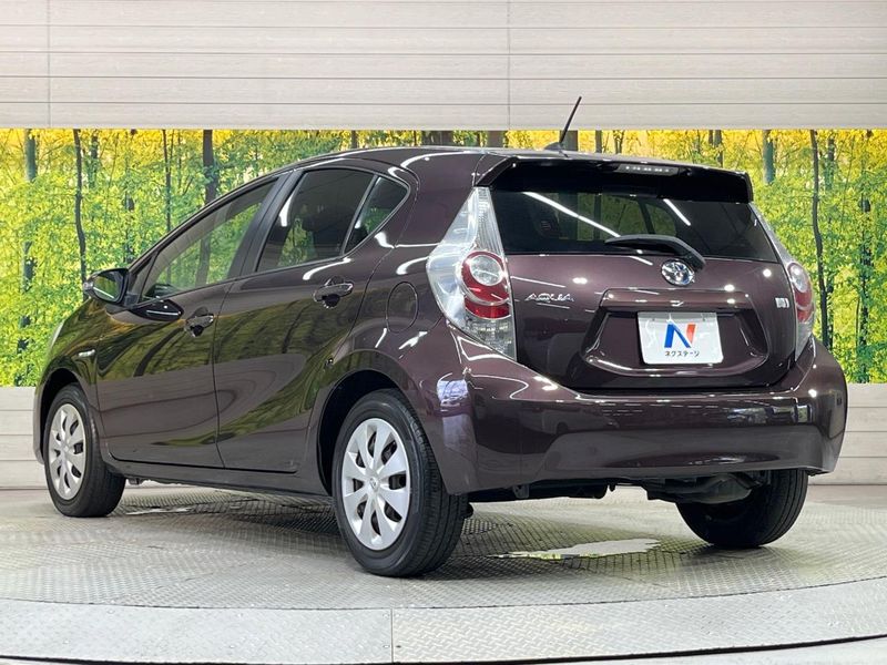 2014 Toyota Aqua DAA-NHP10 (UW-6a7fd9927eb30)[19]