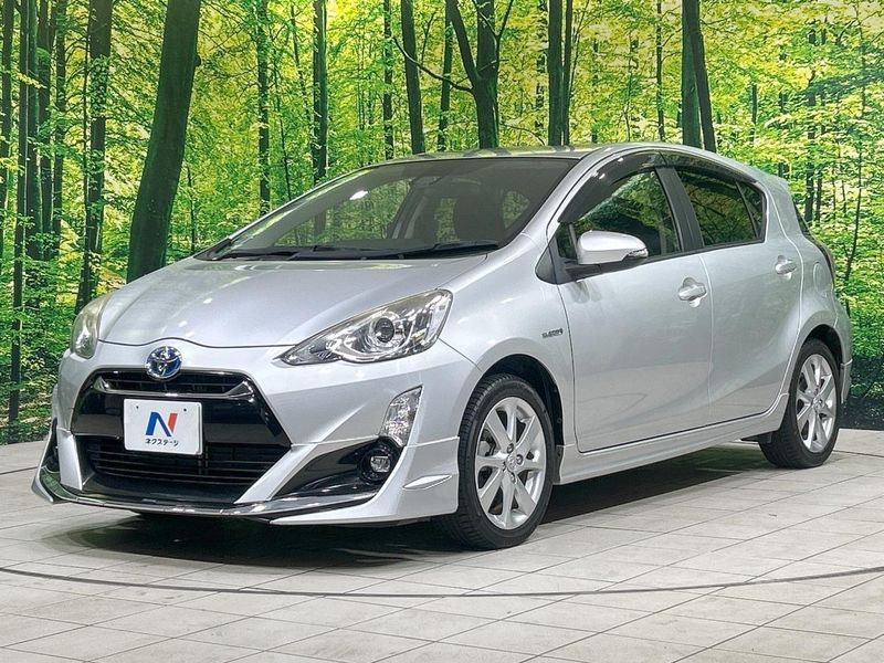 2016 Toyota Aqua DAA-NHP10 (UW-6a7fd99433d92)[14]