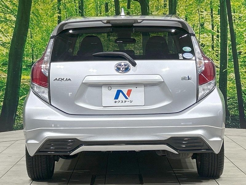 2016 Toyota Aqua DAA-NHP10 (UW-6a7fd99433d92)[19]