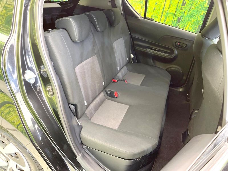 2019 Toyota Aqua DAA-NHP10 (UW-6a7fd9968e4c1)[14]