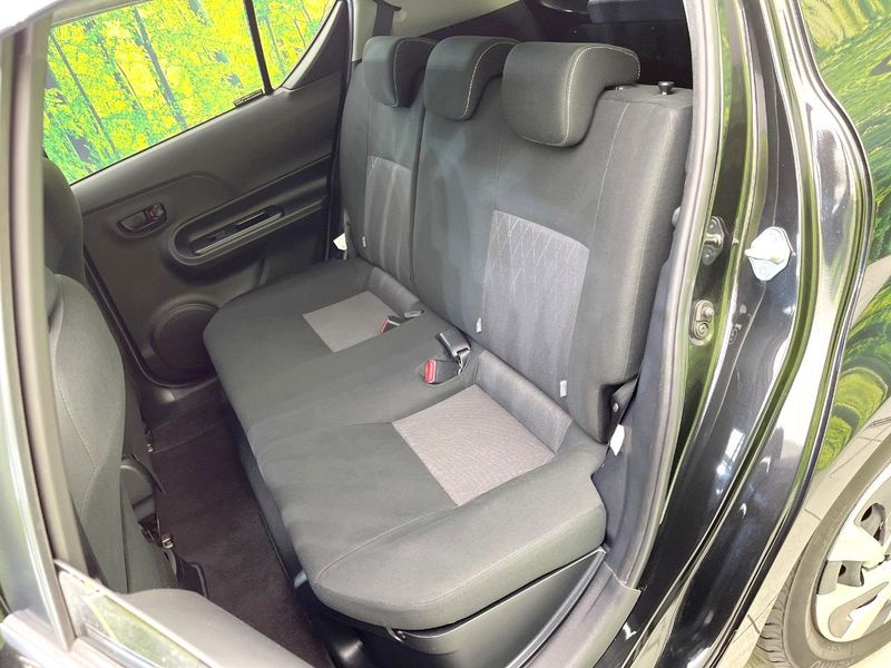 2019 Toyota Aqua DAA-NHP10 (UW-6a7fd9968e4c1)[15]