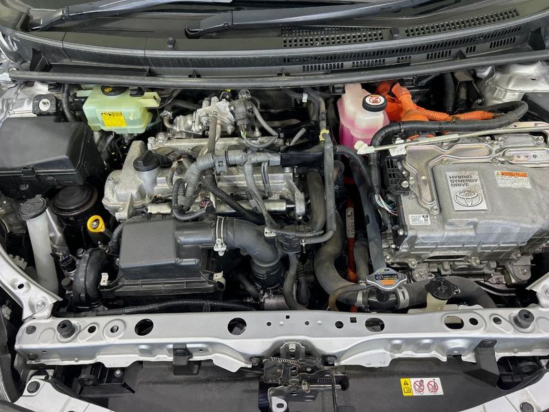 2018 Toyota Aqua DAA-NHP10 (UW-6a7fd99ed31ff)[4]