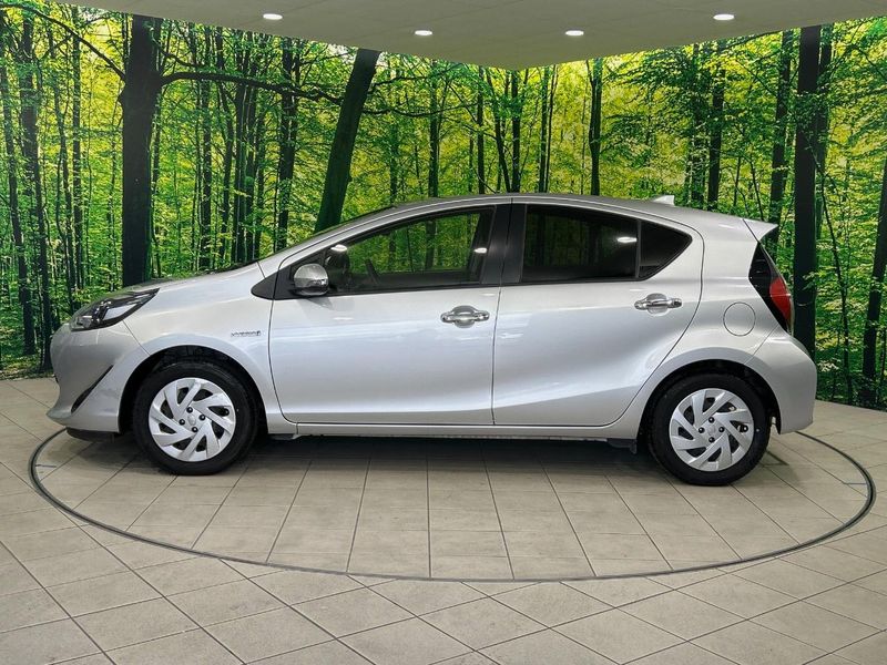 2018 Toyota Aqua DAA-NHP10 (UW-6a7fd99ed31ff)[13]