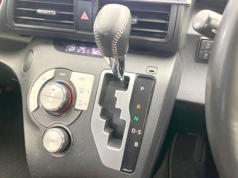 2019 Toyota Sienta DBA-NSP170G (UW-6a7fd9adcf627)[22]