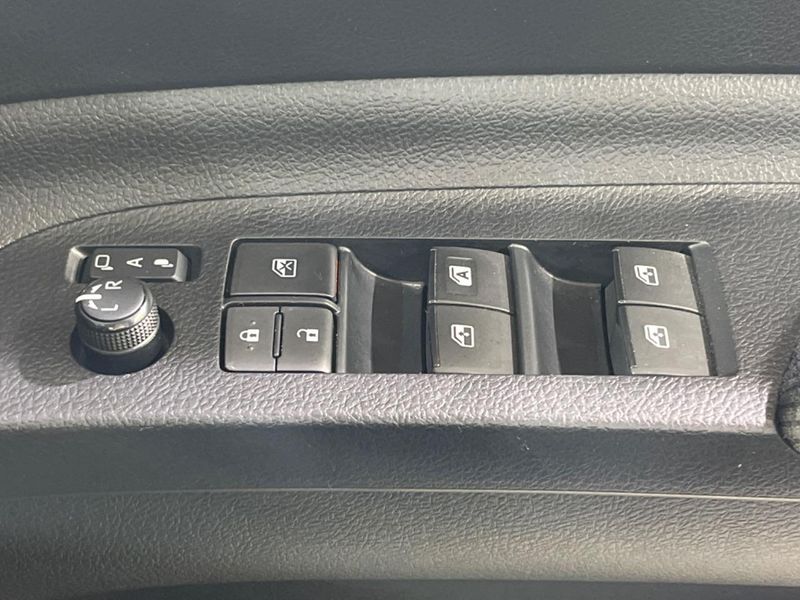 2019 Toyota Sienta DBA-NSP170G (UW-6a7fd9ae9eb29)[18]