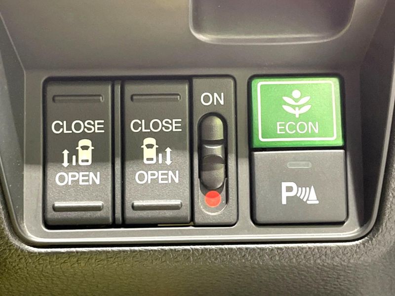 2018 Honda Odyssey Hybrid 6AA-RC4 (UW-6a7fd9c2072bb)[23]