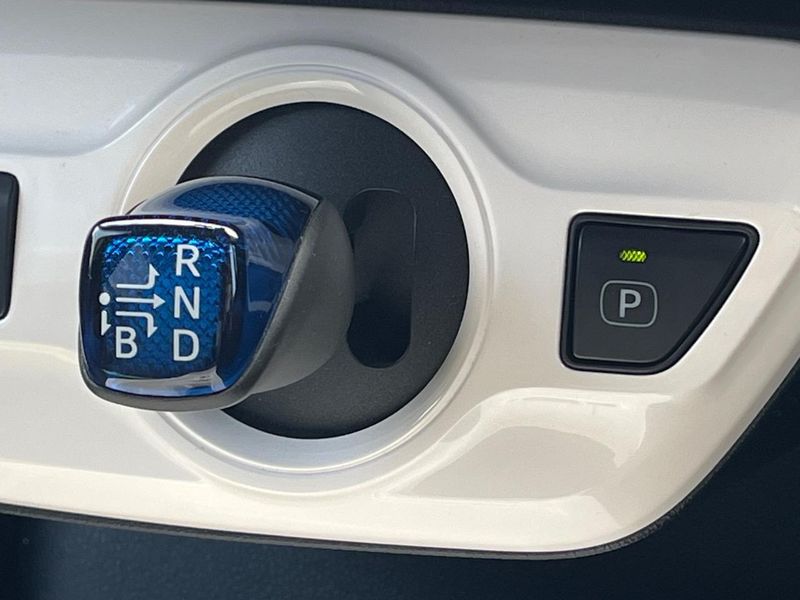 2016 Toyota Prius DAA-ZVW51 (UW-6a7fda85b4fa7)[11]