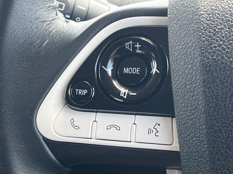 2016 Toyota Prius DAA-ZVW51 (UW-6a7fda85b4fa7)[14]