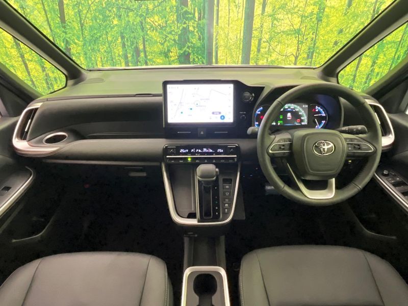2025 Toyota Noah 6AA-ZWR90W (UW-6a7fda9fbb30f)[14]