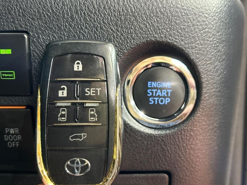 2022 Toyota Alphard 3BA-AGH30W (UW-6a81282adfb59)[23]